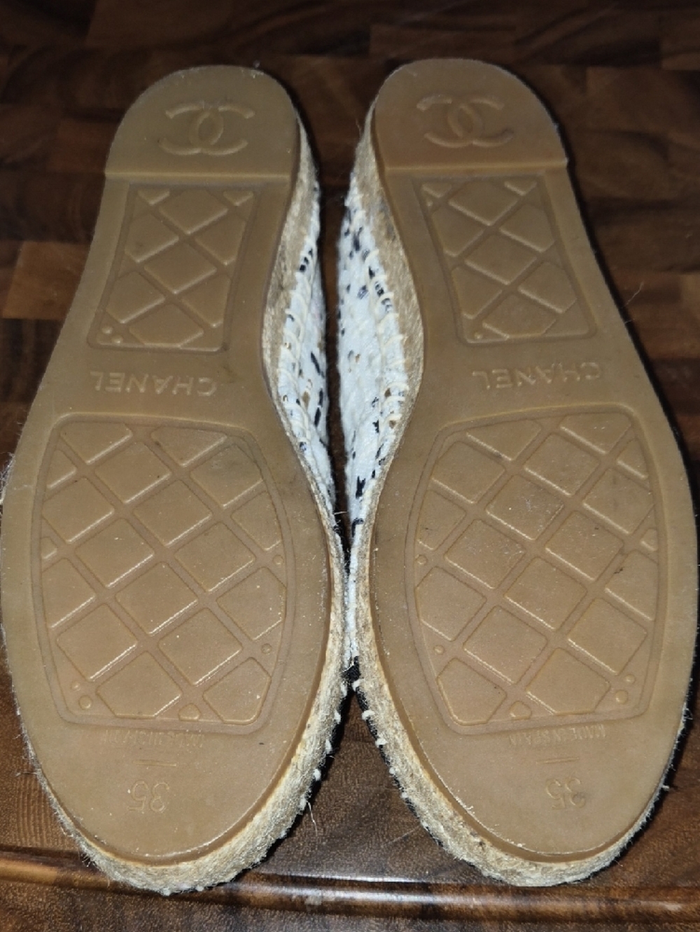 CHANEL Black and White Tweed Espadrille Flats with CC Emblem - Picture 7 of 11